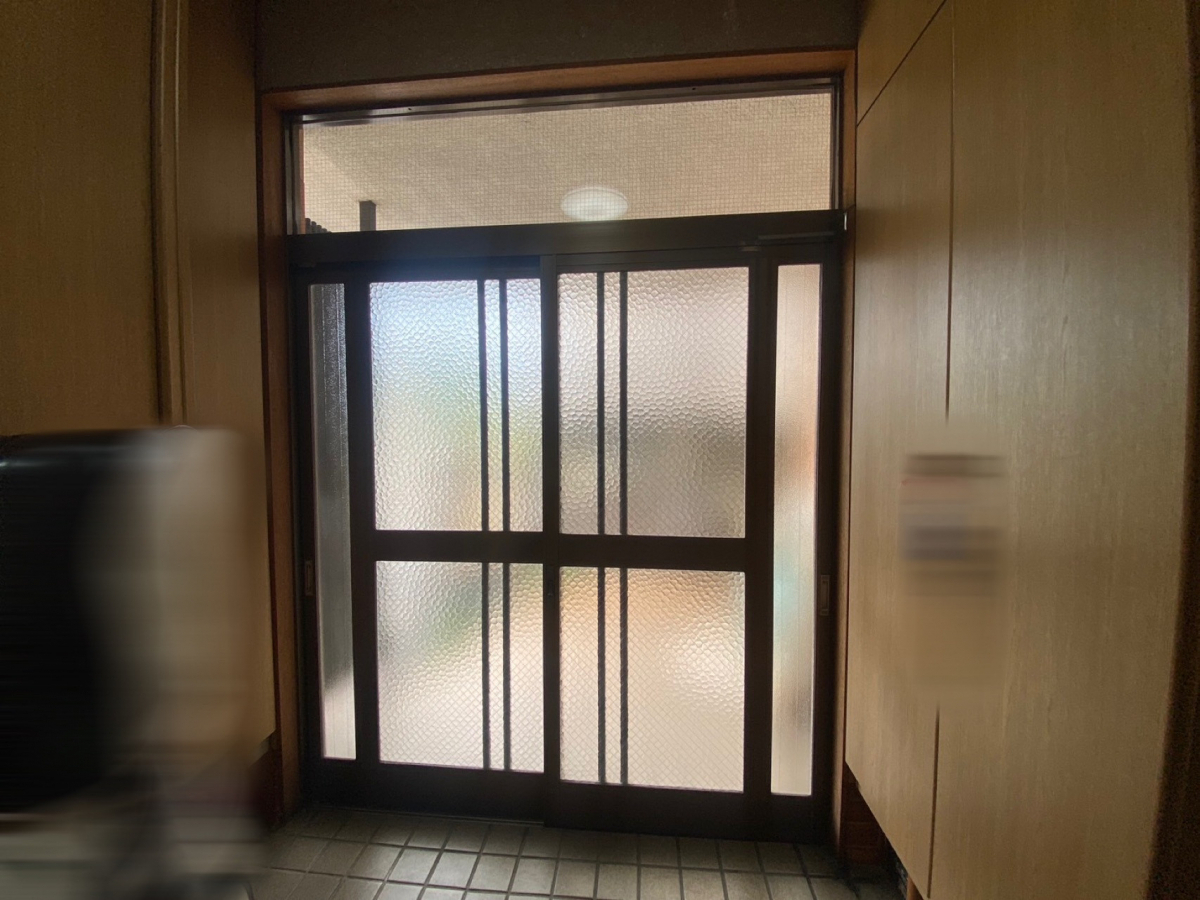 東名住建 守山の【名古屋市守山区】鍵がかかりにくい玄関引戸を交換したいの施工前の写真2