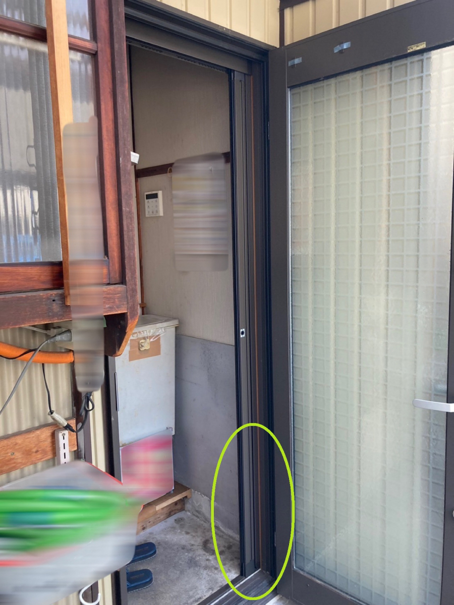 東名住建 守山の【春日井市】勝手口の破れた網戸を費用を抑えて交換したいの施工後の写真2