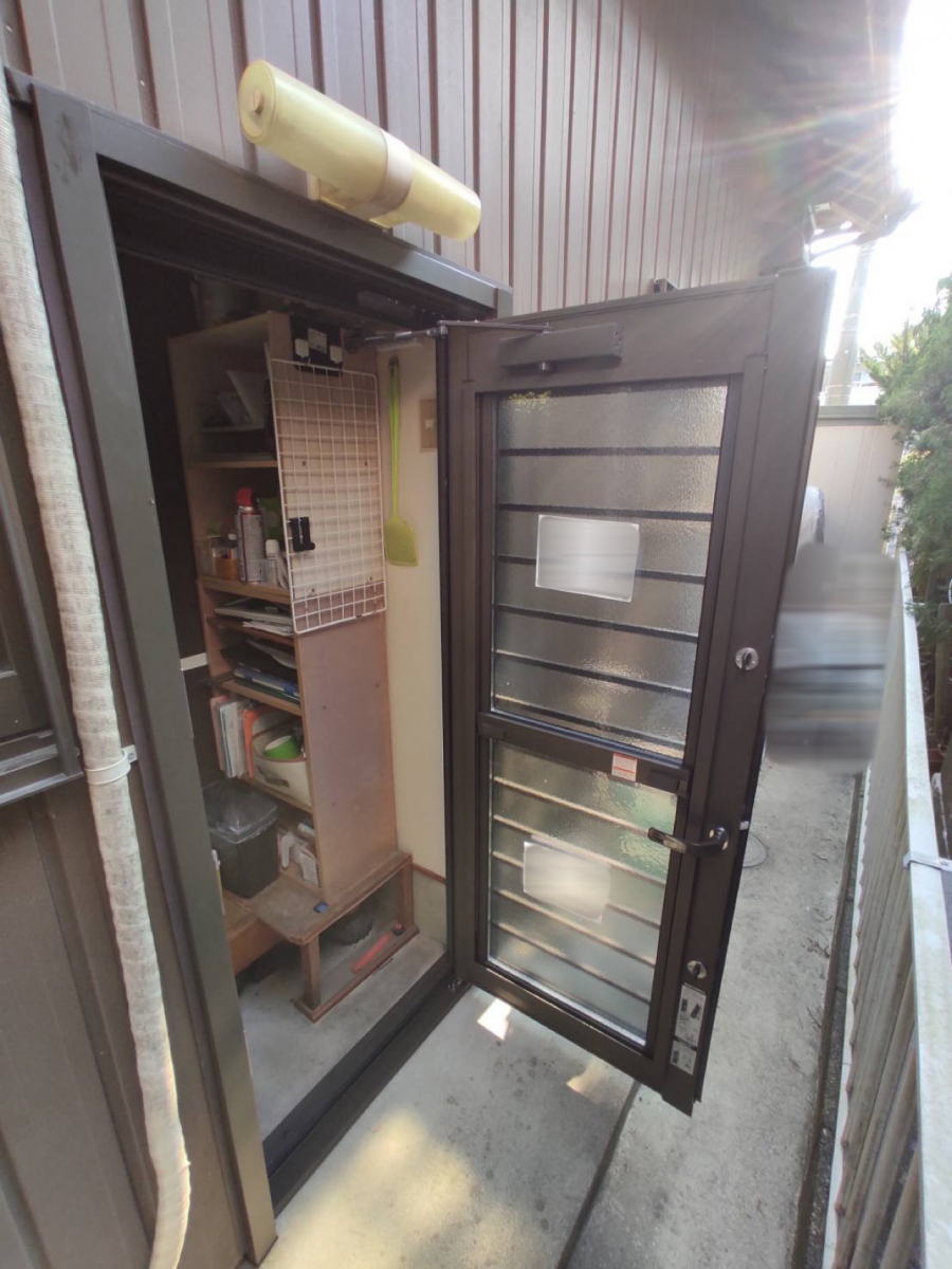 東名住建 守山の【瀬戸市】長年使った勝手口ドアを交換したいの施工後の写真1
