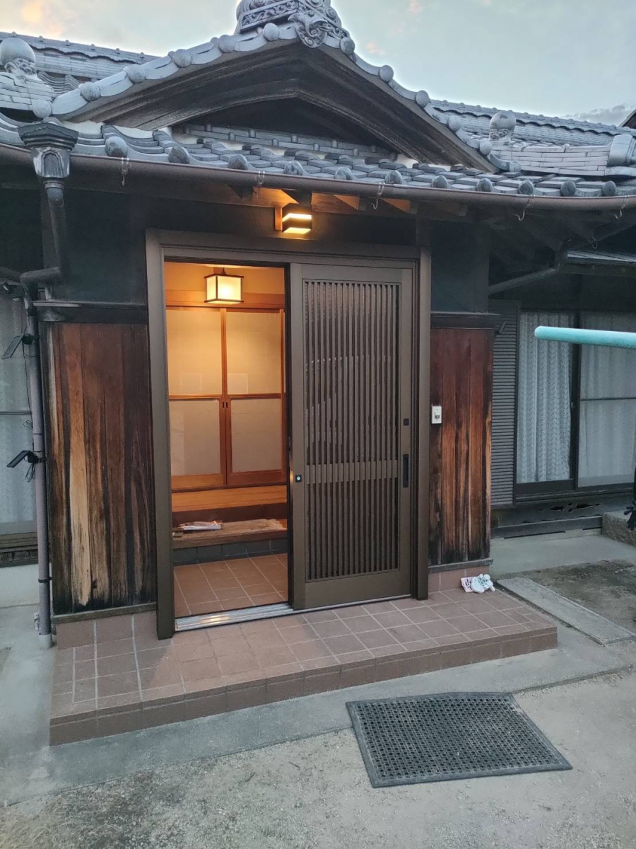 東名住建 守山の【岩倉市】戸車トラブルをきっかけに玄関引戸も新しくの施工後の写真2