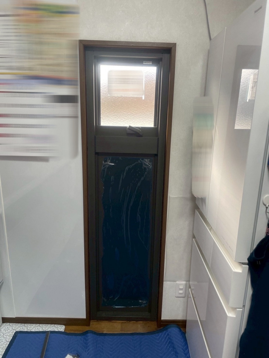 東名住建 守山の【名古屋市守山区】勝手口ドアのサイズが合わない？（窓リノベ補助金対象）の施工後の写真1
