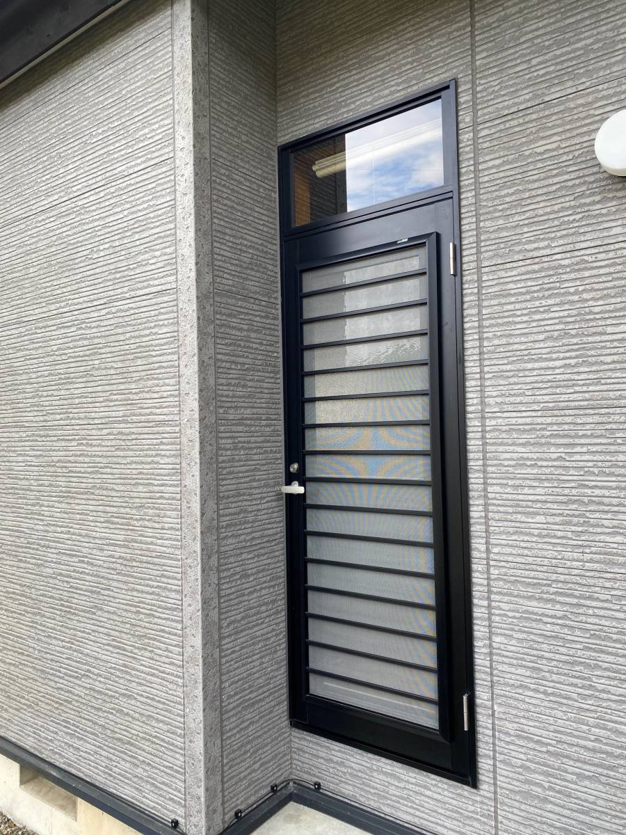 原田ガラス店のリフォーム勝手口ドアの施工前の写真1