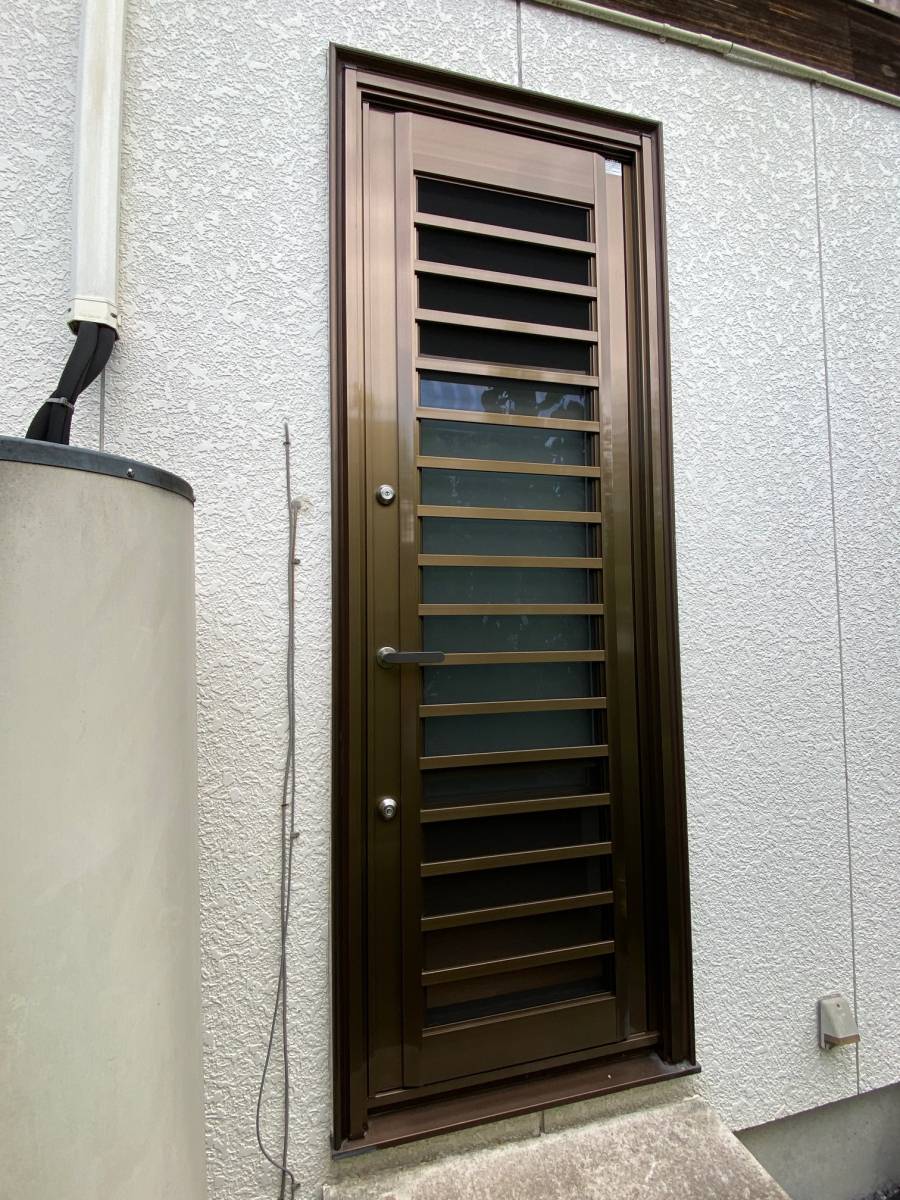 原田ガラス店の勝手口ドアのリフォームの施工後の写真2