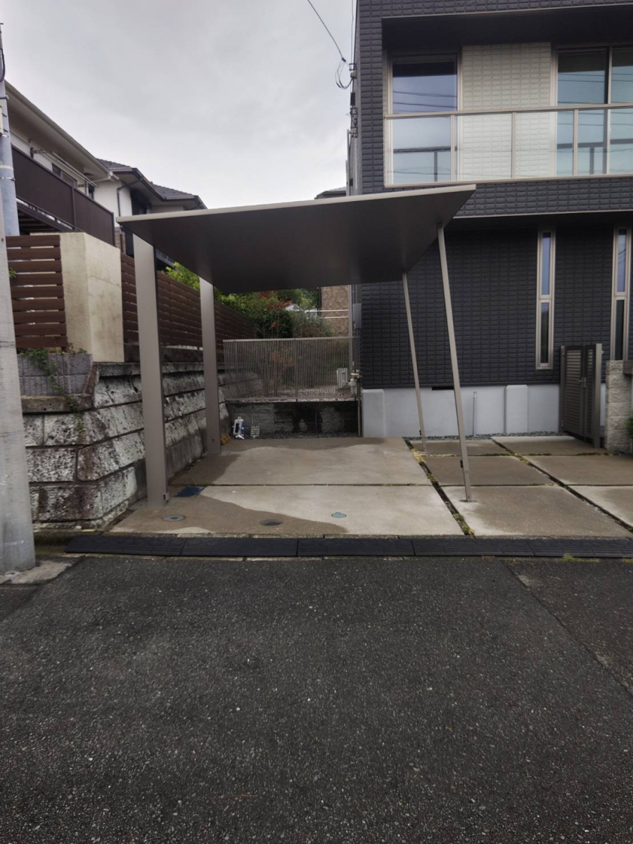 杉本ガラス建材の横浜市栄区 カーポート【カーポートSC】設置工事の施工後の写真1