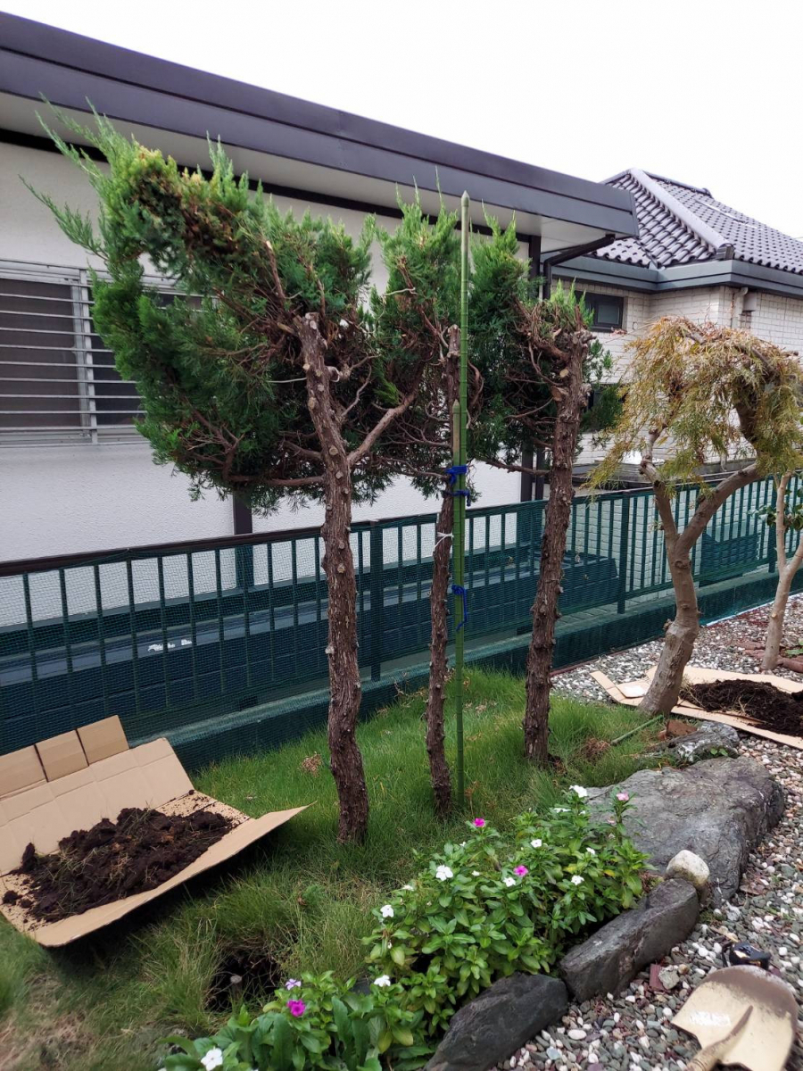 杉本ガラス建材の横浜市栄区　目隠しフェンス【フェンスAB YL３型】取付工事の施工前の写真1