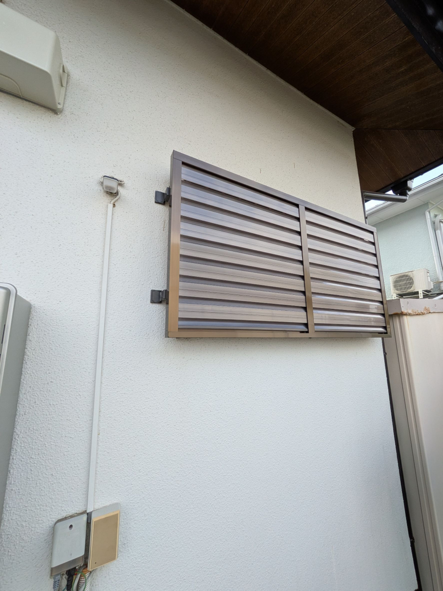 杉本ガラス建材の鎌倉市　目隠し取付【目隠しルーバーセキュリティフィルター80】の施工後の写真2