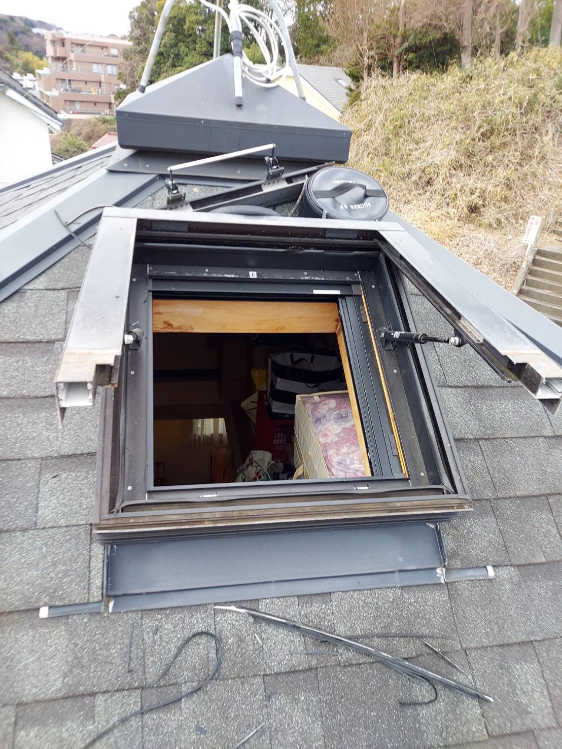 杉本ガラス建材のトップライトガラス修理【遮熱アルゴンガス入りペアガラス交換工事】の施工後の写真2