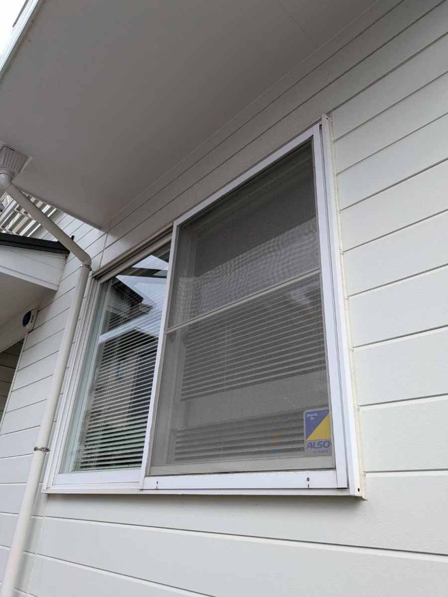 杉本ガラス建材の横浜市栄区 シャッター取付工事【リフォームシャッター】の施工前の写真2