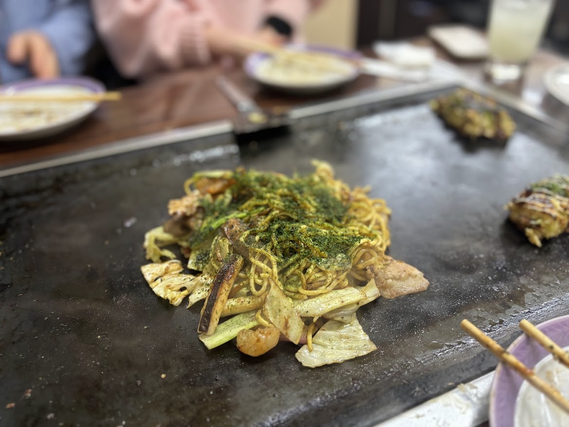 お好み焼きに続いて焼きそば編　バターが決め手！！ 土佐トーヨー住器のブログ 写真6