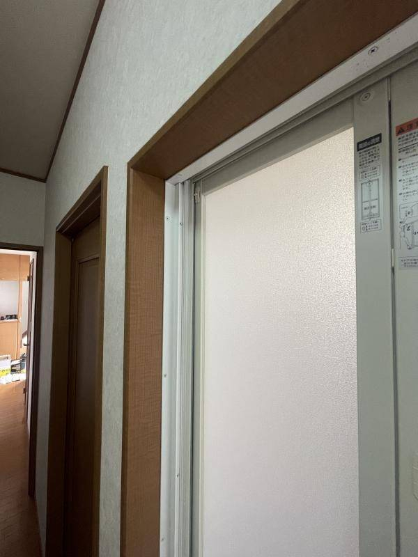 土佐トーヨー住器のリフォーム浴室中折れドアでユニットバスのドアを交換の施工後の写真3