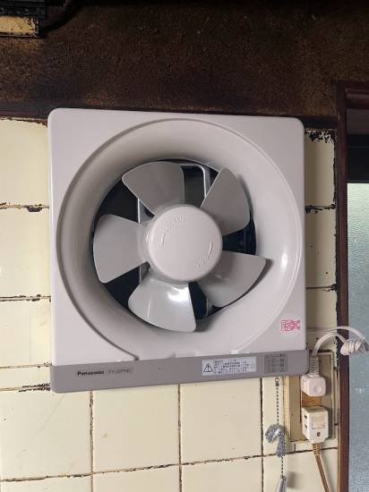 土佐トーヨー住器のキッチンの換気扇を取り換え施工事例写真1