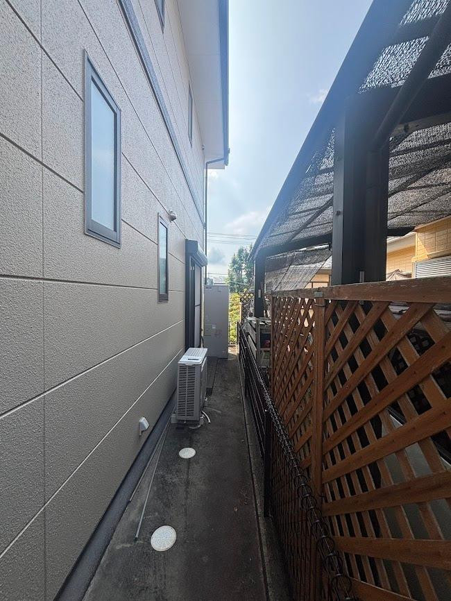 土佐トーヨー住器のアルミテラススピーネ　テラス＋目隠し施工の施工前の写真1