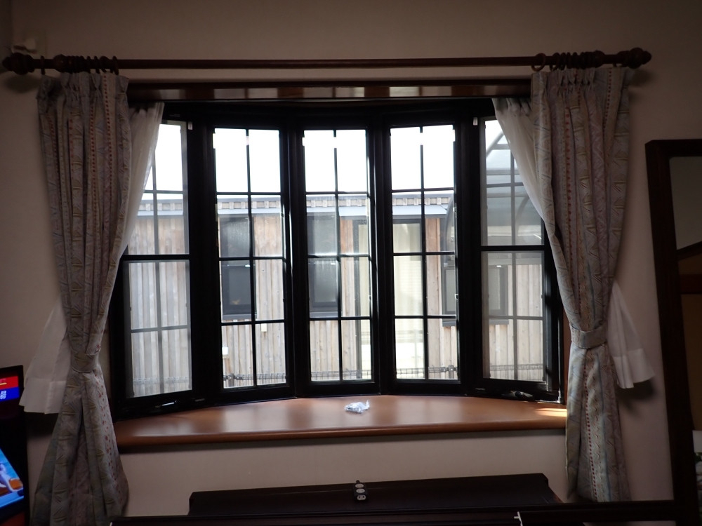 土佐トーヨー住器の先進的窓リノベ事業を使って断熱内窓インプラス取り付けの施工前の写真3