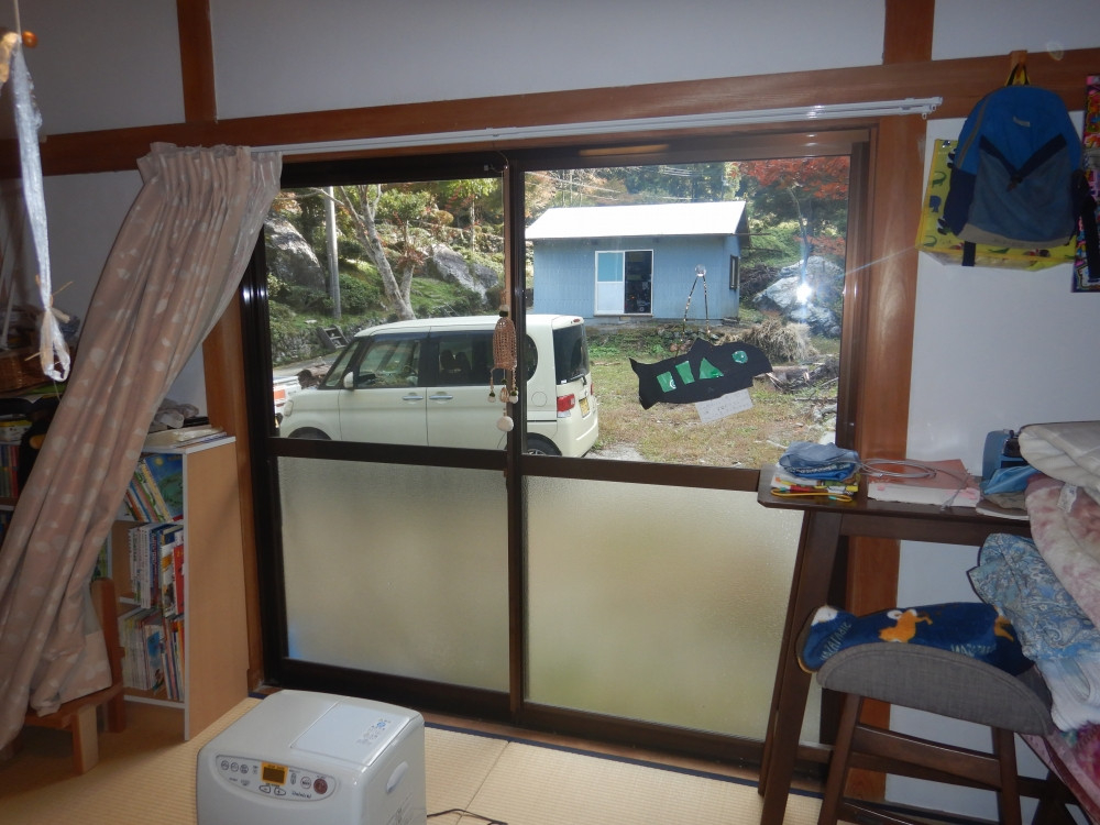 土佐トーヨー住器の先進的窓リノベ事業の補助金利用で断熱内窓インプラスを取り付けました。の施工前の写真1