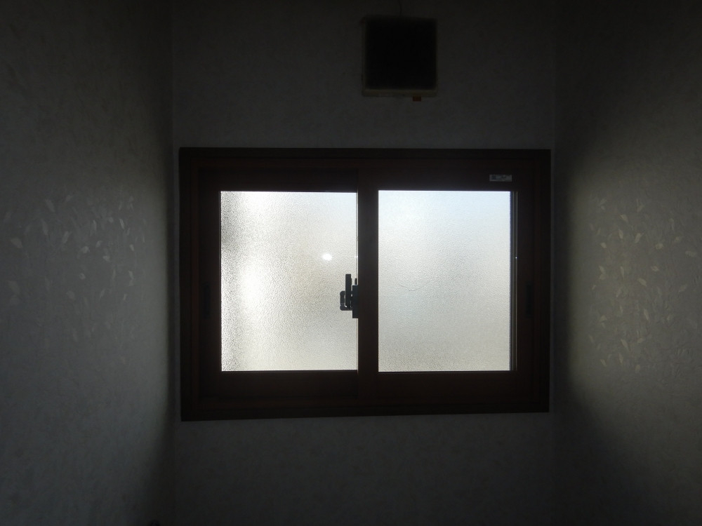 土佐トーヨー住器の内窓インプラス設置で冬の寒さ対策！先進的窓リノベ事業を活用しました　高知県土佐市の施工後の写真2