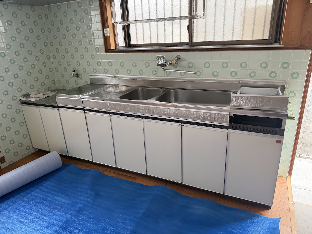 土佐トーヨー住器の施工例　セットアップのキッチンの交換工事　高知県高知市　キッチンリフォームの施工前の写真1