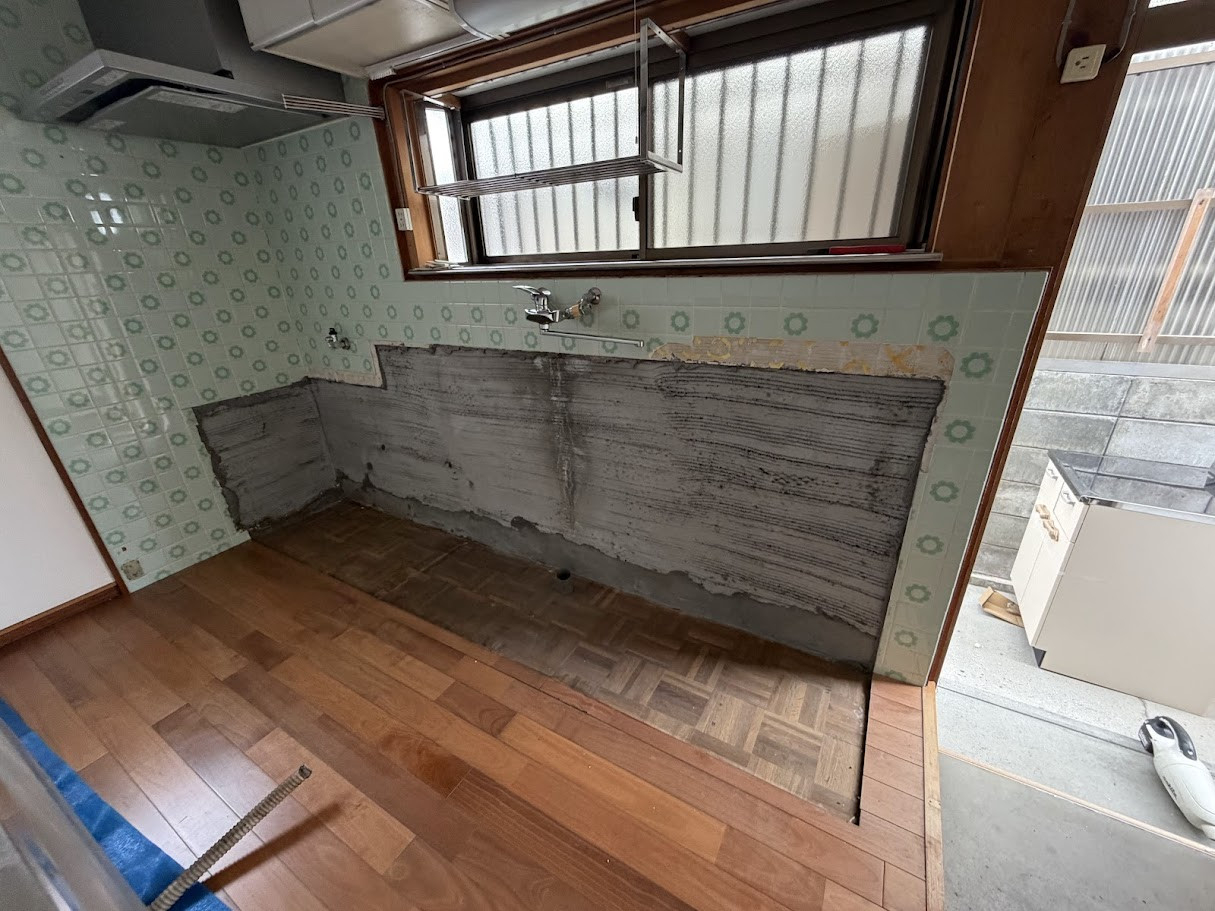 土佐トーヨー住器の施工例　セットアップのキッチンの交換工事　高知県高知市　キッチンリフォームの施工前の写真2