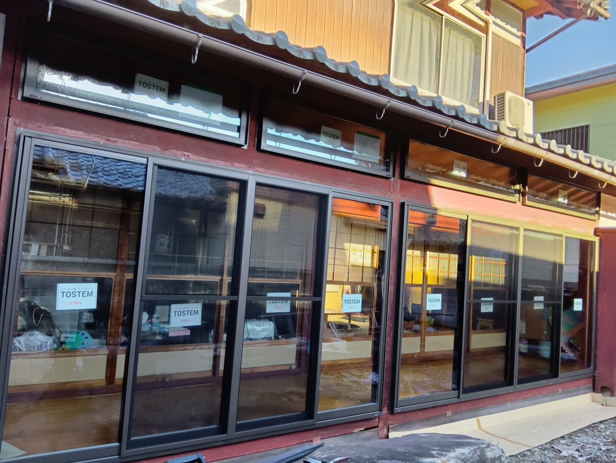 アーステックの縁側　ランマ　木製建具の取替の施工後の写真1