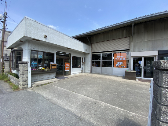 秋山硝子店の写真