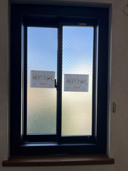 リフレ大田の開き窓から引き違い窓へのカバー工法工事施工事例写真1