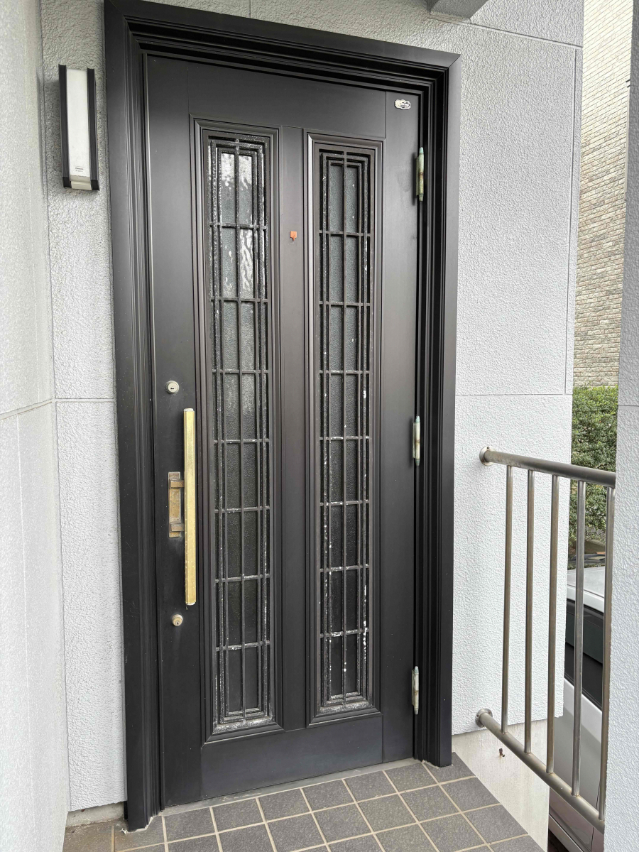 リフレ大田の（横浜市）温かみのある玄関への施工前の写真1