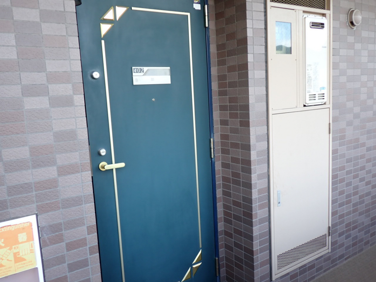 森額縁ガラス店のリフォームマンションドアでマンションのドアを取り替えましたの施工前の写真3