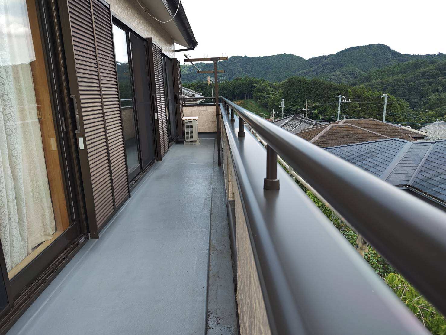 森額縁ガラス店のベランダの笠木手すりを取り替えましたの施工後の写真2
