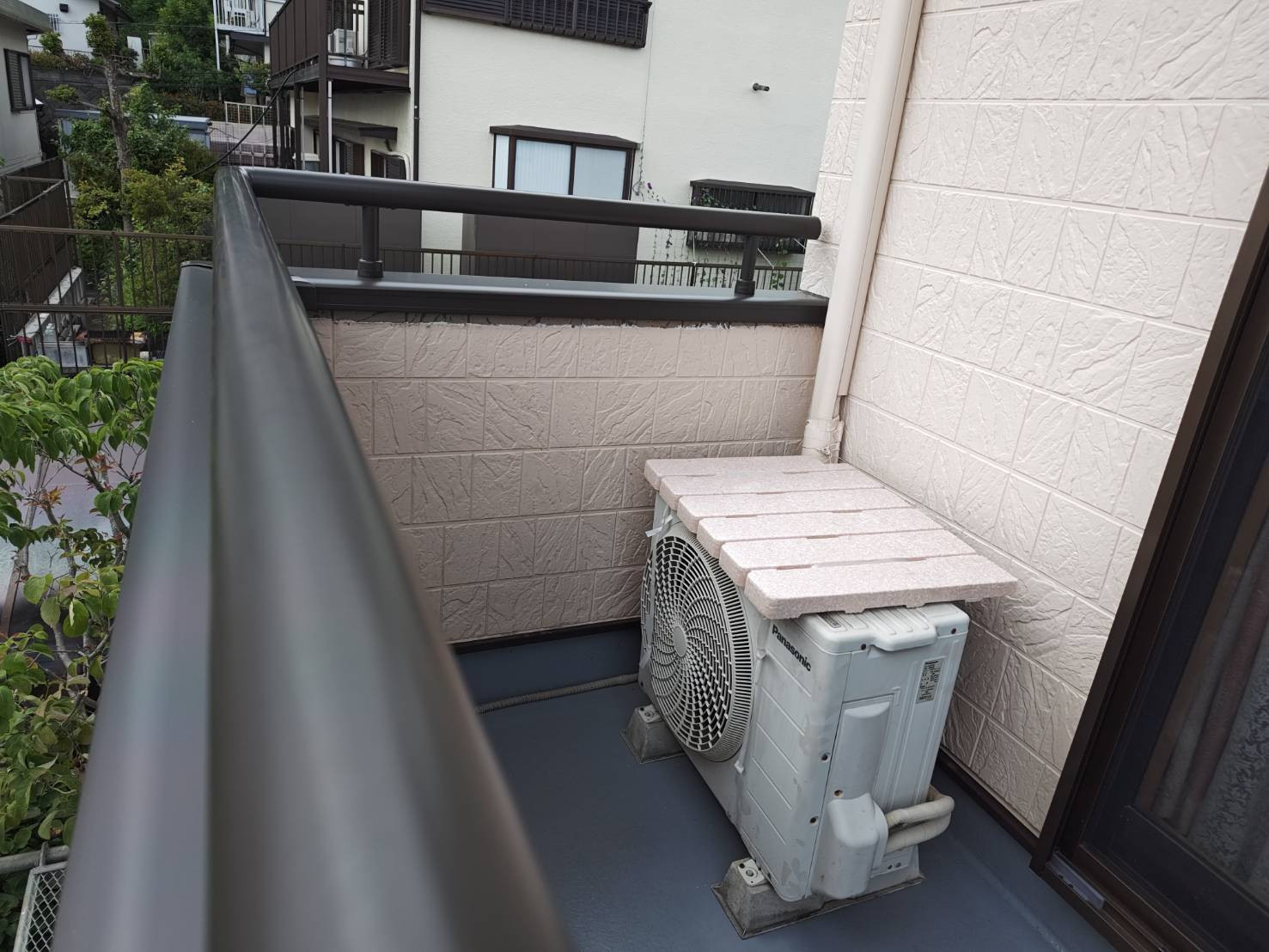 森額縁ガラス店のベランダの笠木手すりを取り替えましたの施工後の写真3