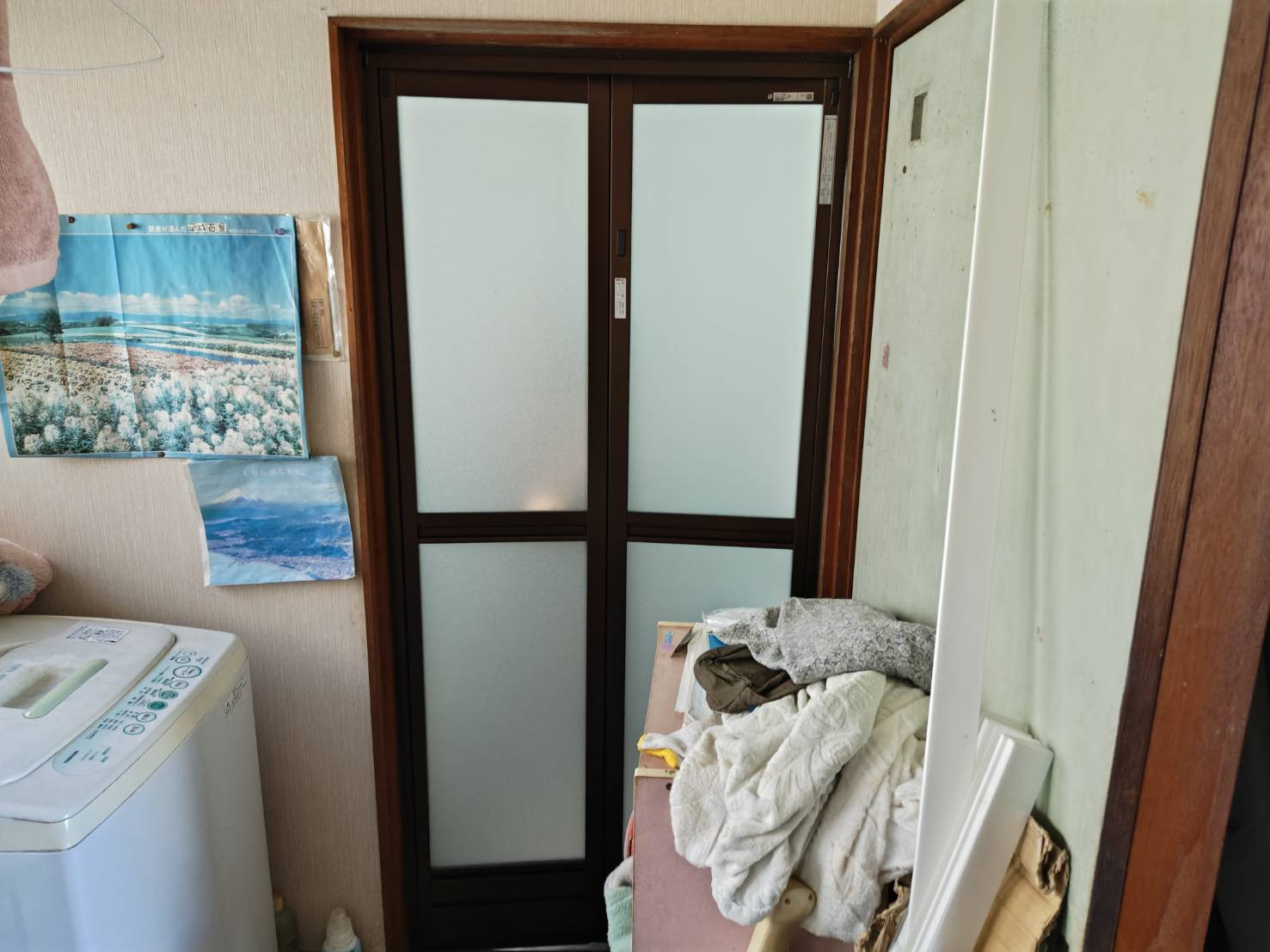 森額縁ガラス店の古い浴室引戸から浴室中折れドアにリフォームしましたの施工後の写真2