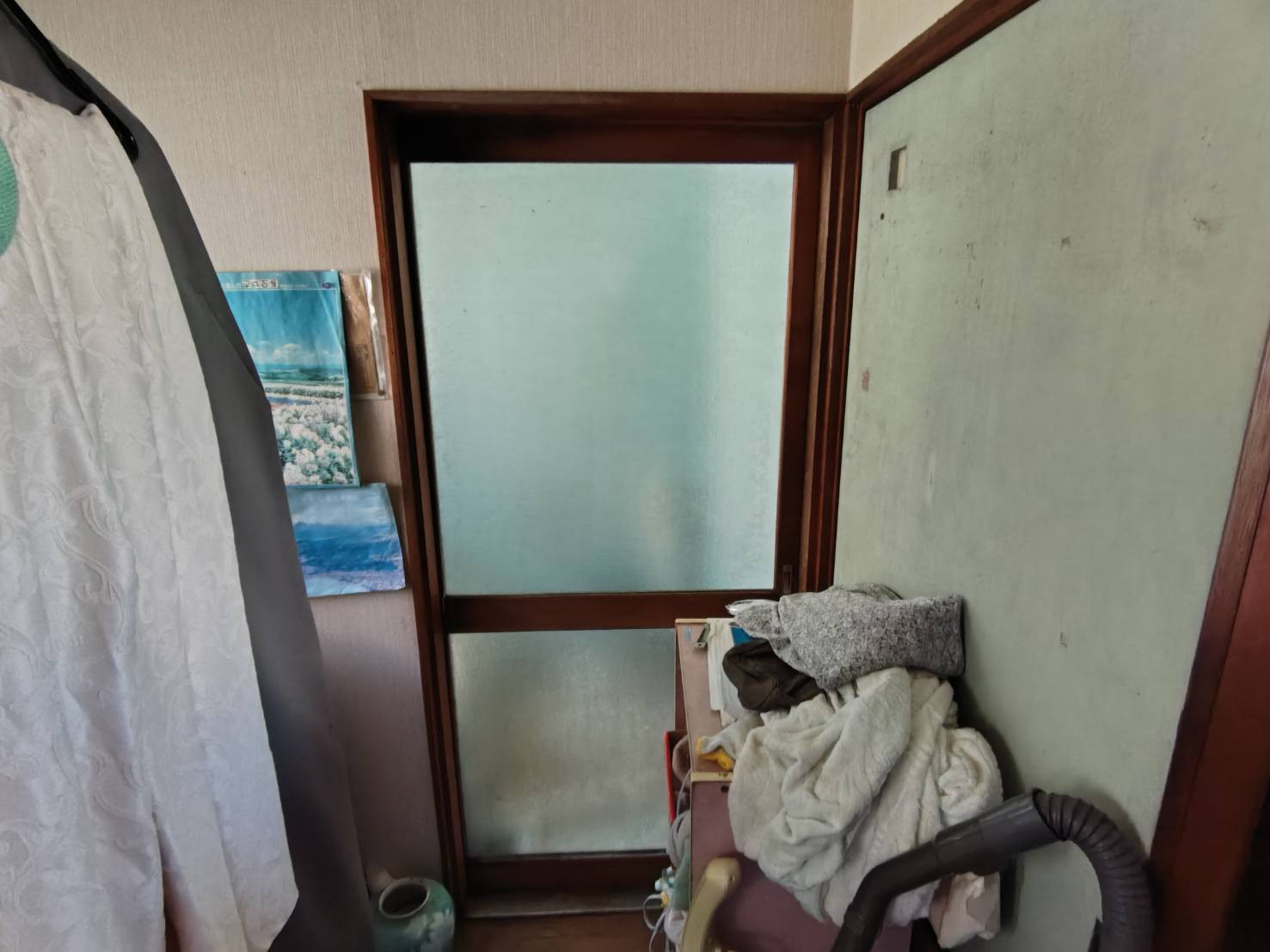 森額縁ガラス店の古い浴室引戸から浴室中折れドアにリフォームしましたの施工前の写真2