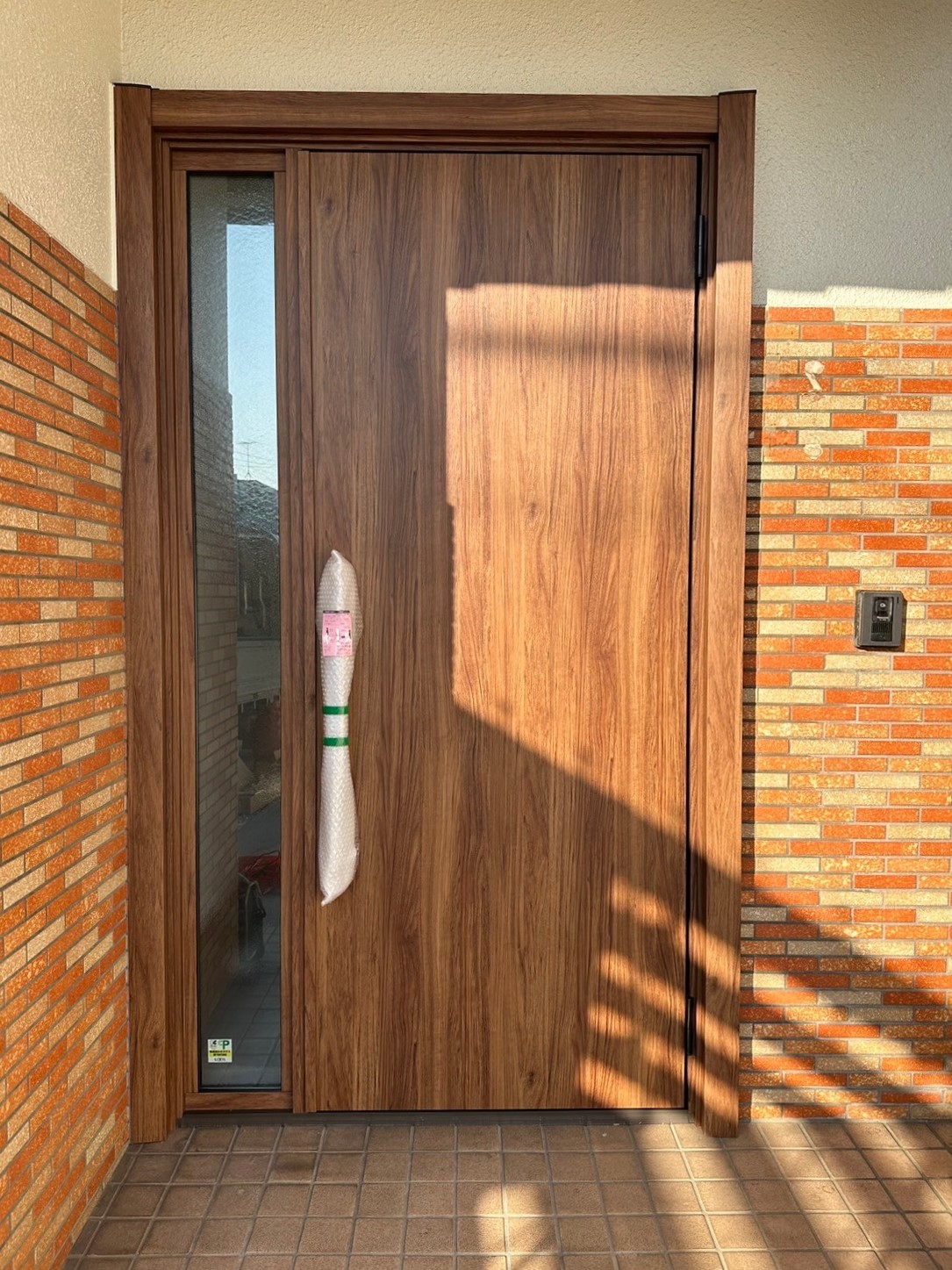 三輪ガラスの【名古屋市】事務所の玄関をLIXILのリシェント玄関ドアで1Dayリフォーム✨の施工事例詳細写真12