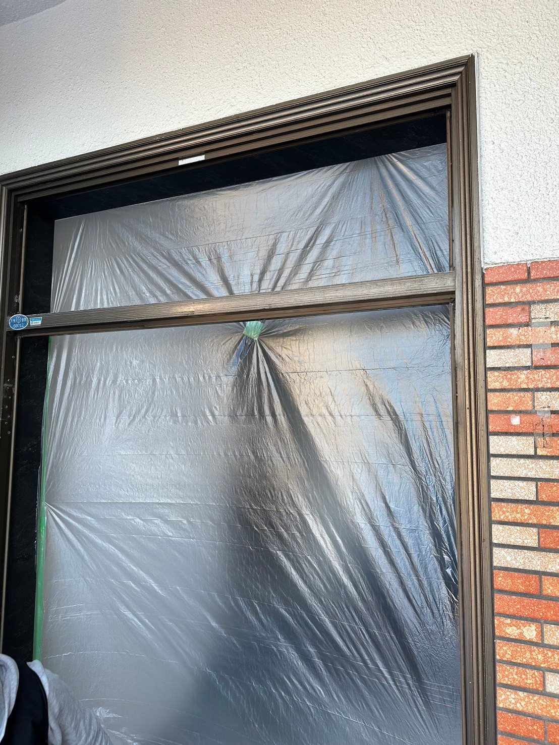 三輪ガラスの【名古屋市】事務所の玄関をLIXILのリシェント玄関ドアで1Dayリフォーム✨の施工事例詳細写真1