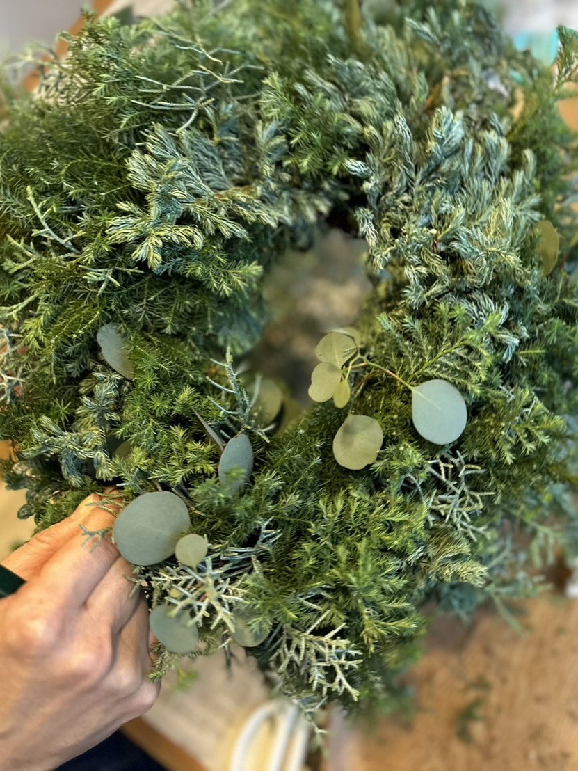 三輪ガラスの【豊田市・いつでも人気の可愛いヤツ】クリスマスムード🎄を盛り上げる♪可愛く彩るリースフック！の施工事例詳細写真4