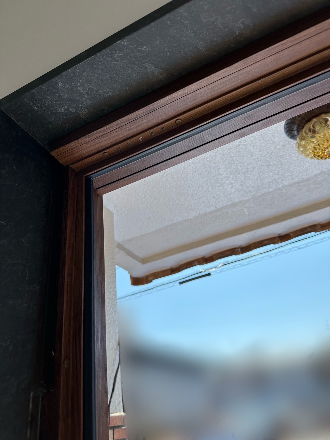 三輪ガラスの【名古屋市】事務所の玄関をLIXILのリシェント玄関ドアで1Dayリフォーム✨の施工事例詳細写真5