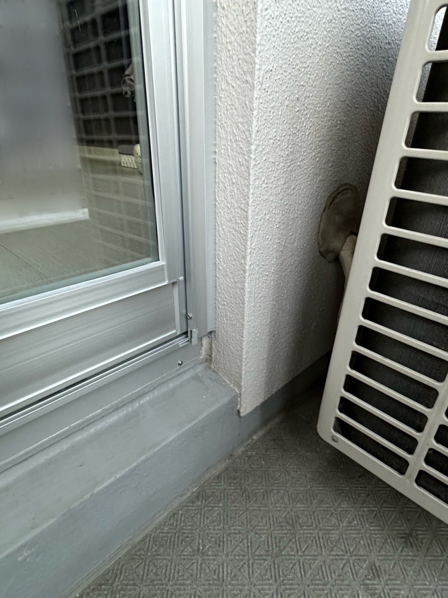 三輪ガラスの注)補助金使えない事例【名古屋市】マンションリビング窓にカバー工法で窓リフォームの施工後の写真3