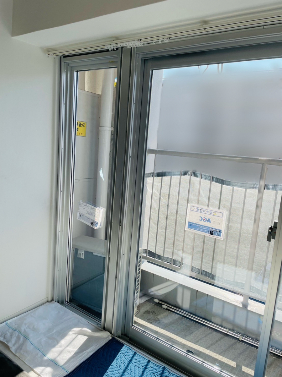 三輪ガラスの注)補助金使えない事例【名古屋市】マンションリビング窓にカバー工法で窓リフォームの施工前の写真3