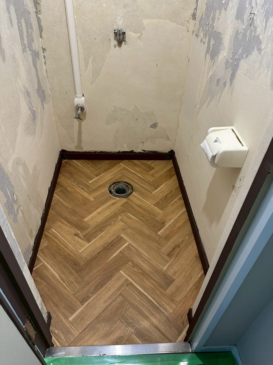 三輪ガラスの【名古屋市】節約のためトイレのリフォーム！少しでも節水し快適なトイレタイムにしたい🚽💧の施工前の写真2