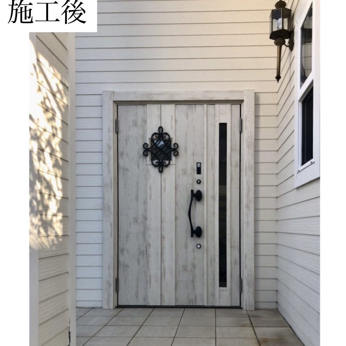 三輪ガラスの【みよし市】輸入住宅の玄関ドアもマド本舗三輪ガラスで玄関リフォーム!の施工後の写真1
