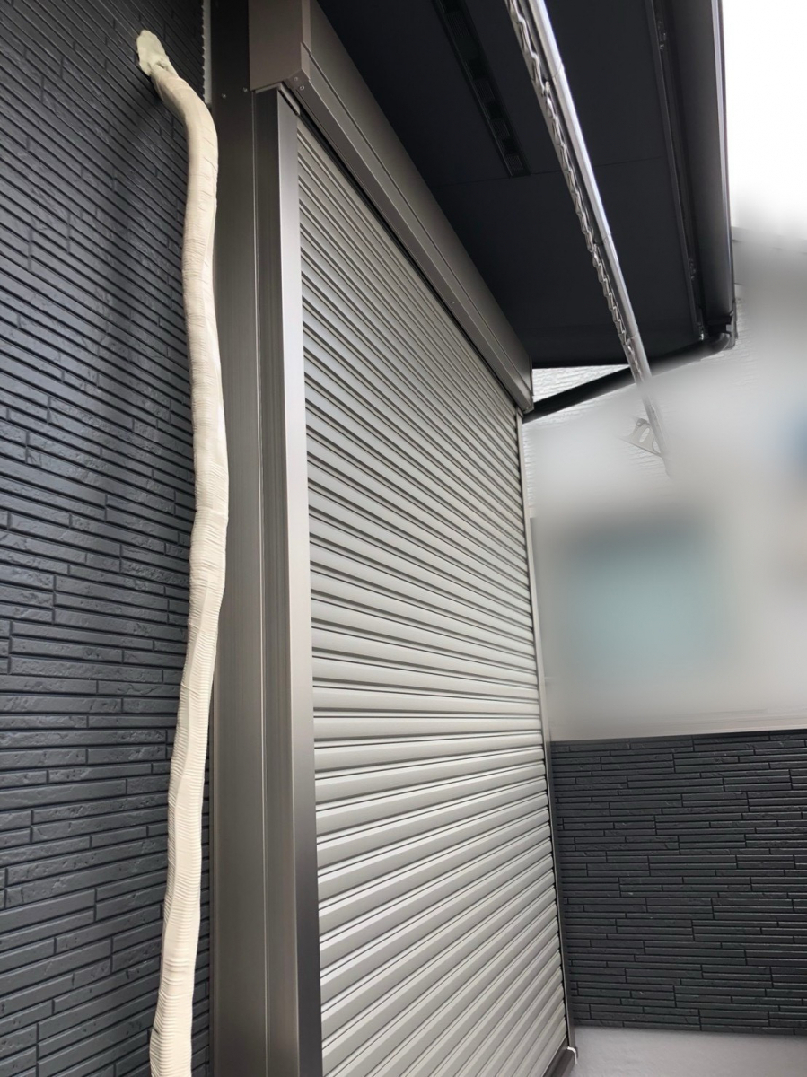 三輪ガラスの【江南市・新築2階窓にシャッターで防犯】1階は標準でシャッターが付いていますがより安全を求め取付け！の施工後の写真2