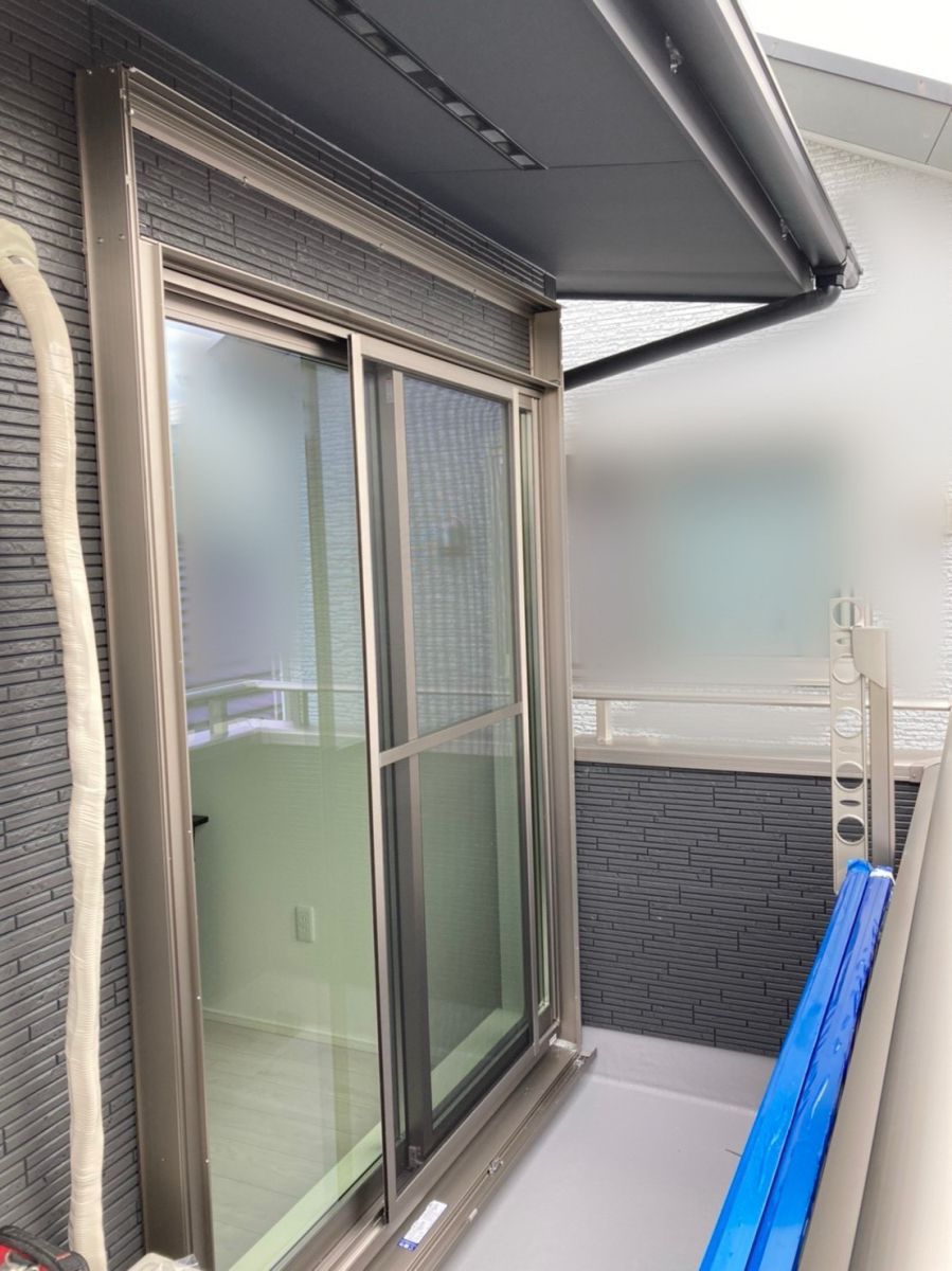 三輪ガラスの【江南市・新築2階窓にシャッターで防犯】1階は標準でシャッターが付いていますがより安全を求め取付け！の施工前の写真3