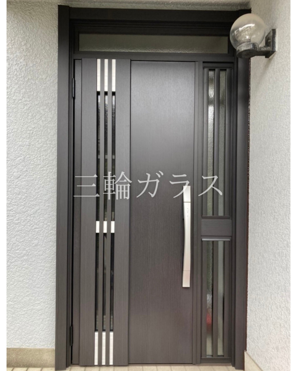 三輪ガラスの【名古屋市】断熱・防犯・利便性を一気に解決！ショールームで見つけた理想の玄関リフォーム✨の施工後の写真1