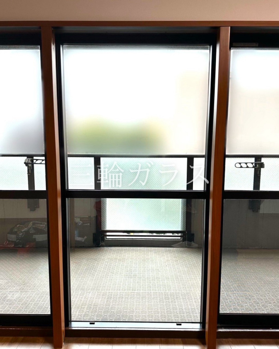 三輪ガラスの【名古屋・補助金活用💰✨】マンション騒音・断熱対策！LIXILインプラスでFIX連窓もスッキリ解決の施工前の写真3