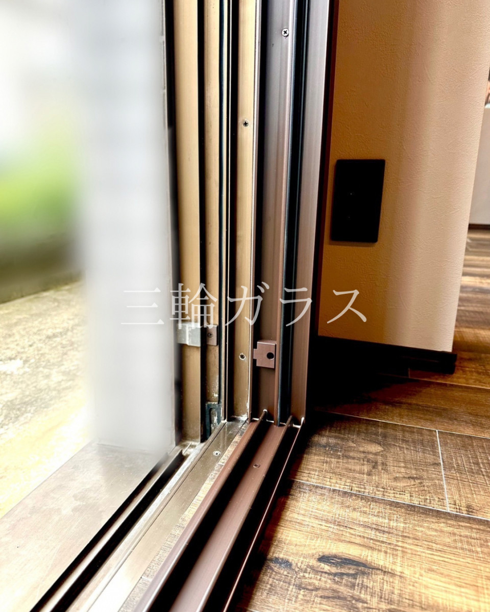 三輪ガラスの【大府市】視線も暑さもサヨナラ！マンションで叶えた「型ガラス」内窓リフォームの施工後の写真2