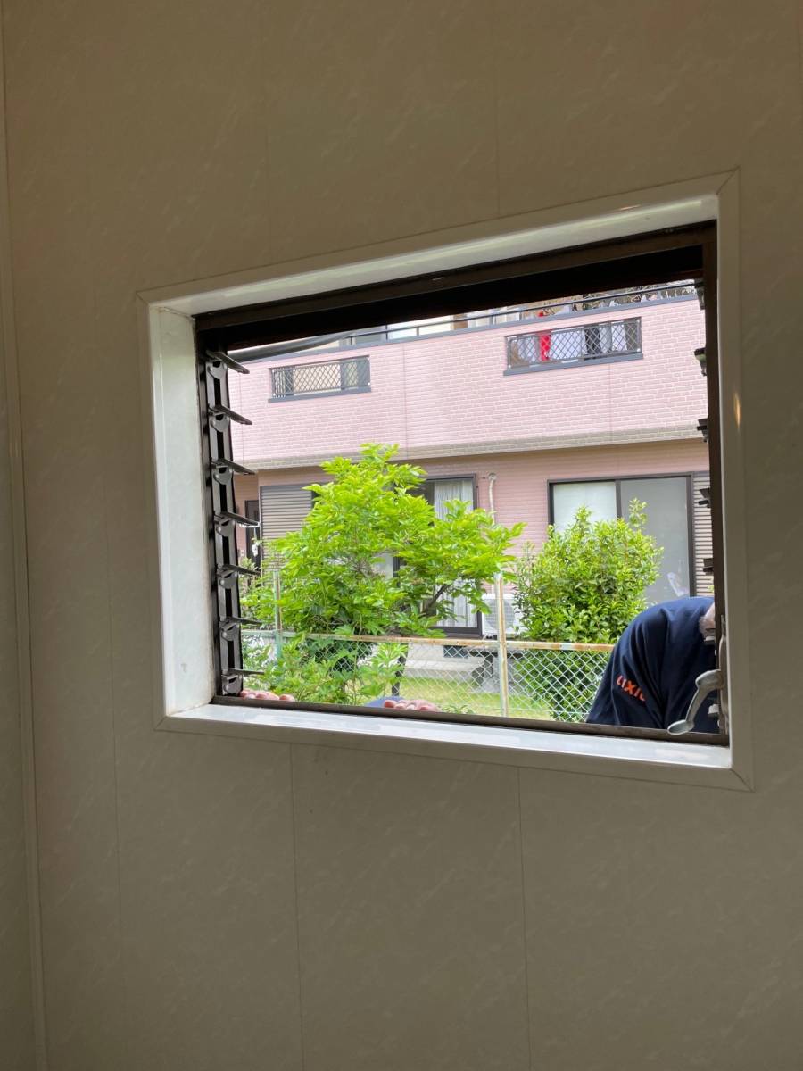 永尾硝子のルーバー窓が絶滅危惧種になりそうですの施工前の写真3