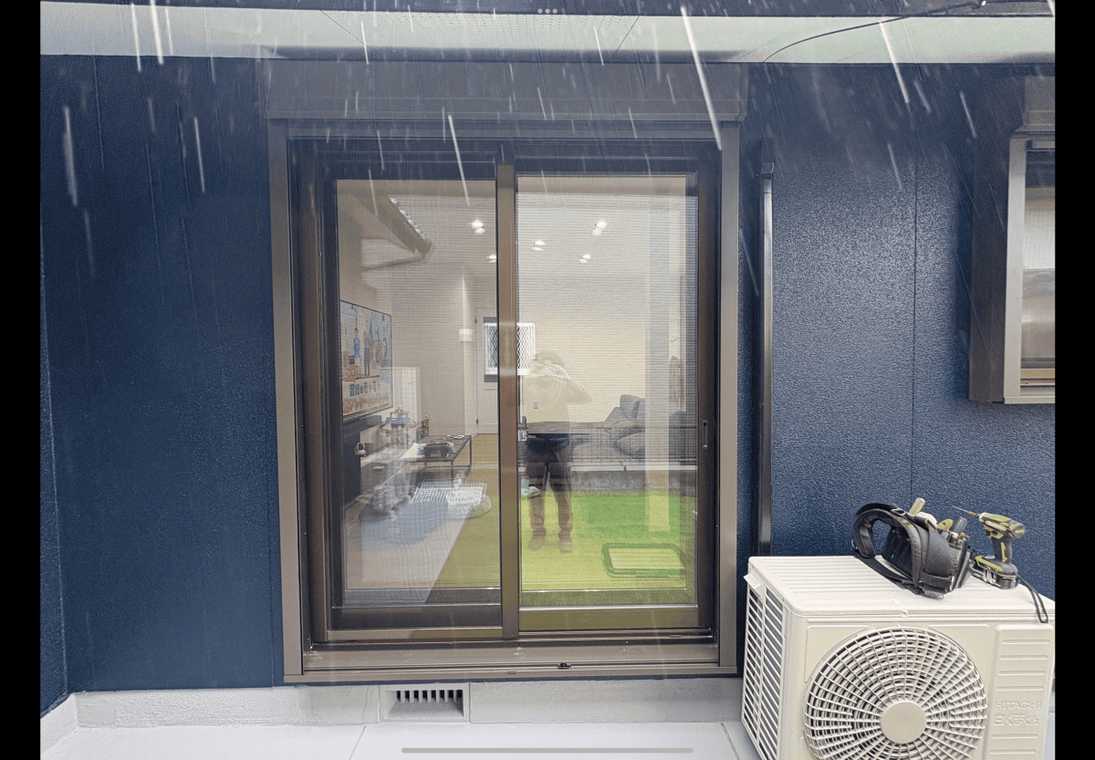 永尾硝子の雨戸シャッター取付工事の施工後の写真2