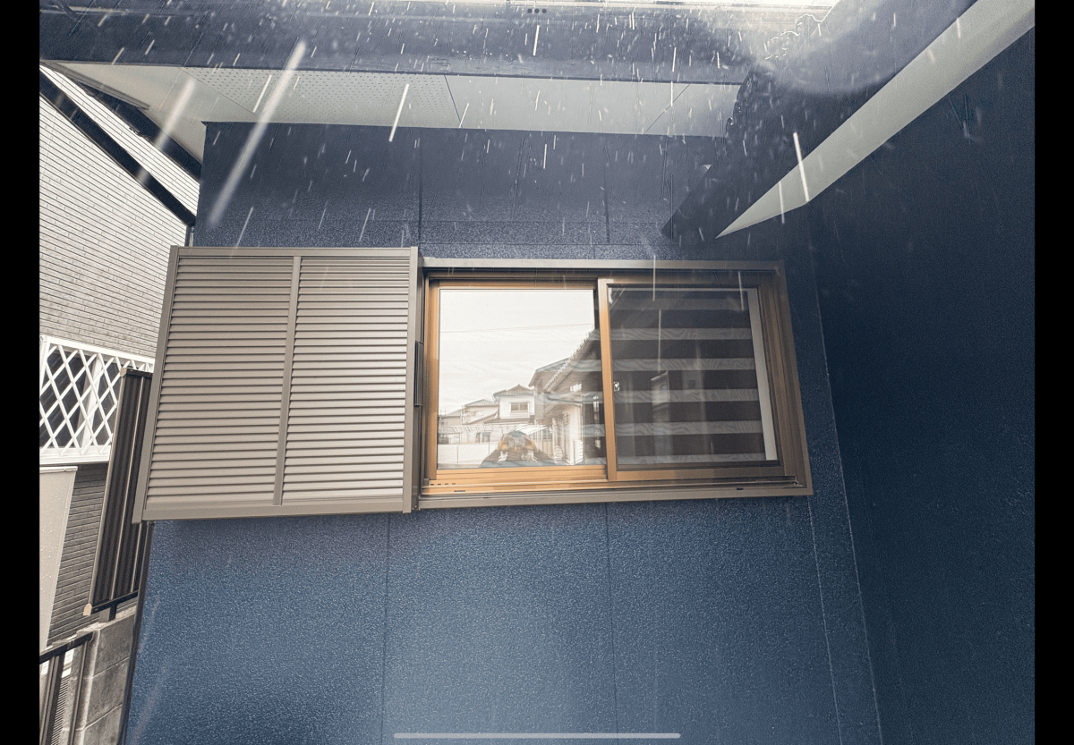 永尾硝子の雨戸シャッター取付工事の施工後の写真3