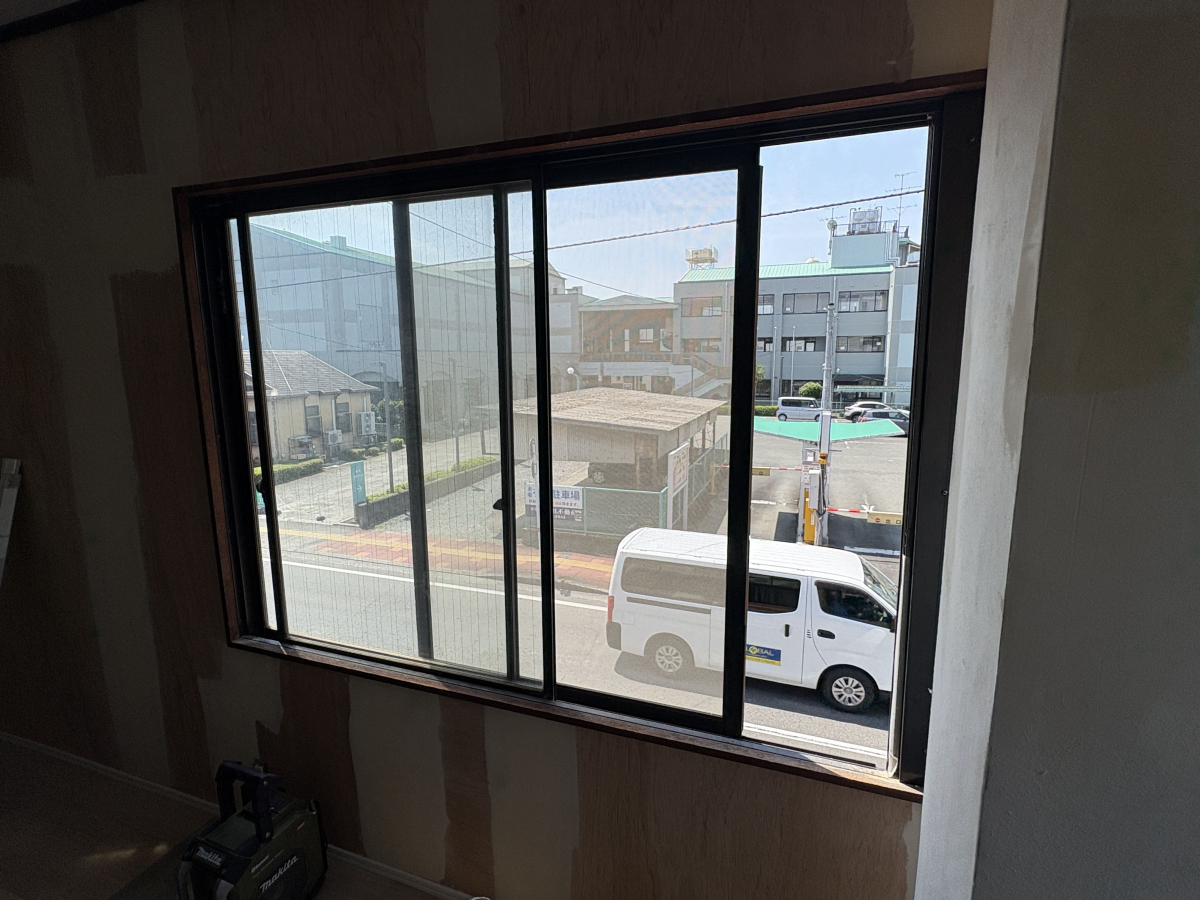 永尾硝子の【補助金】窓交換工事【先進的窓リノベ】の施工前の写真1