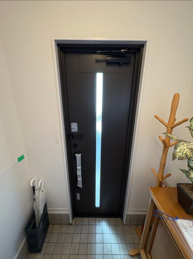 永尾硝子の玄関取替工事【リシェント】の施工後の写真2