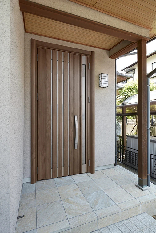 デンヒチ Rihoの1日で完成！総額64万円の玄関ドアリフォームで”もっと家を好き”になろう。の施工後の写真1