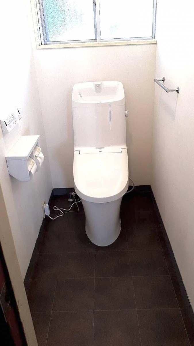 デンヒチ Rihoのトイレを1日で取替リフォーム、トイレ空間を快適に！の施工後の写真1